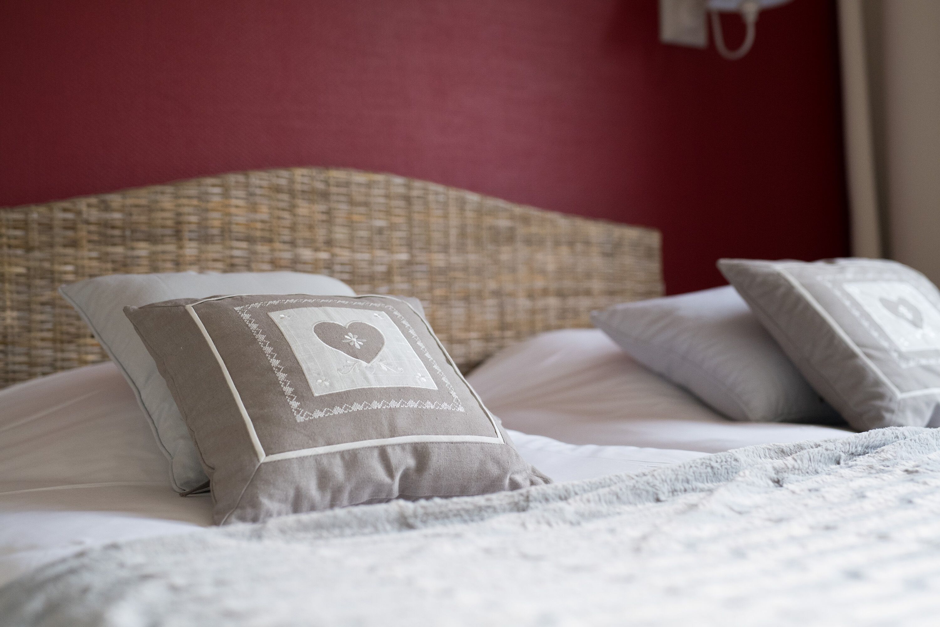 1 bedroom, desk, soundproofing, free wifi