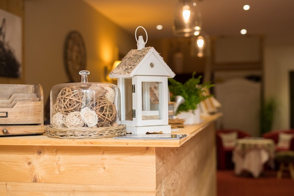 Desk, soundproofing, free WiFi - The Originals Boutique, Hotel Le Kastelberg (Andlau)