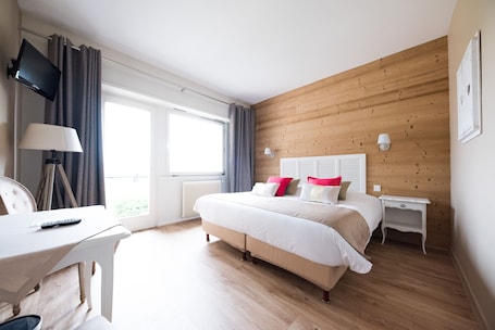 Quarto casal executivo | 1 quarto, escrivaninha, quartos Ć prova de som, Wi-Fi de cortesia