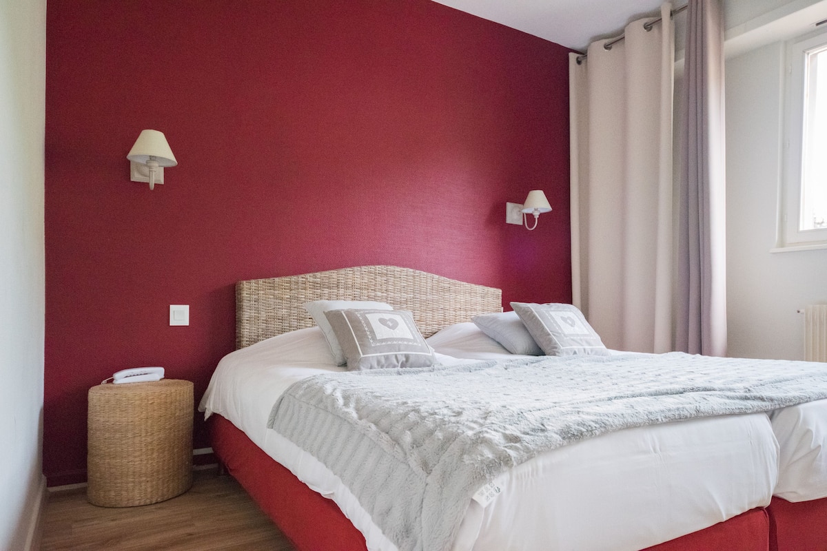 1 bedroom, desk, soundproofing, free WiFi