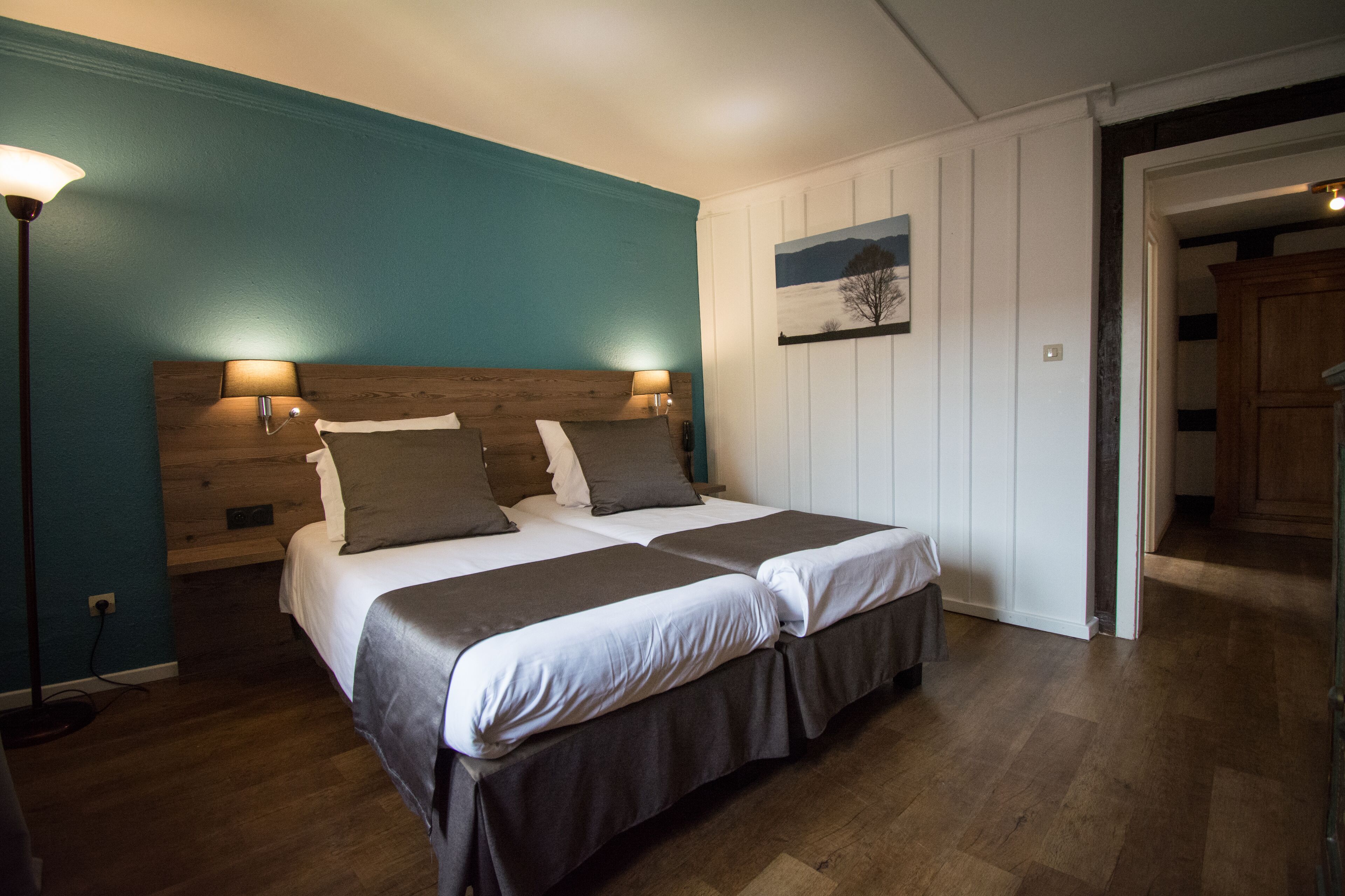 comfort room | iron/ironing board, free wifi