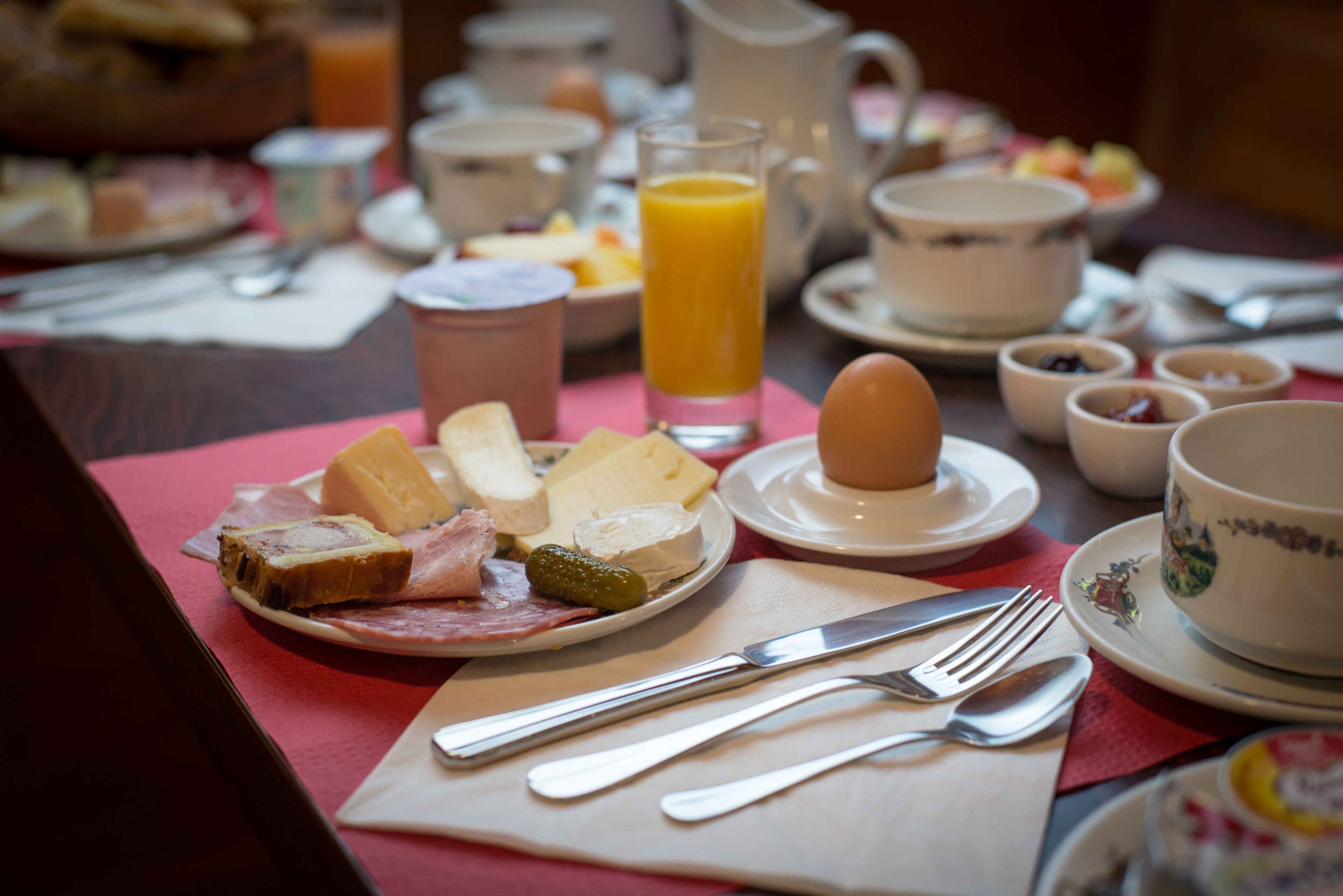 daily continental breakfast (eur 15 per person)