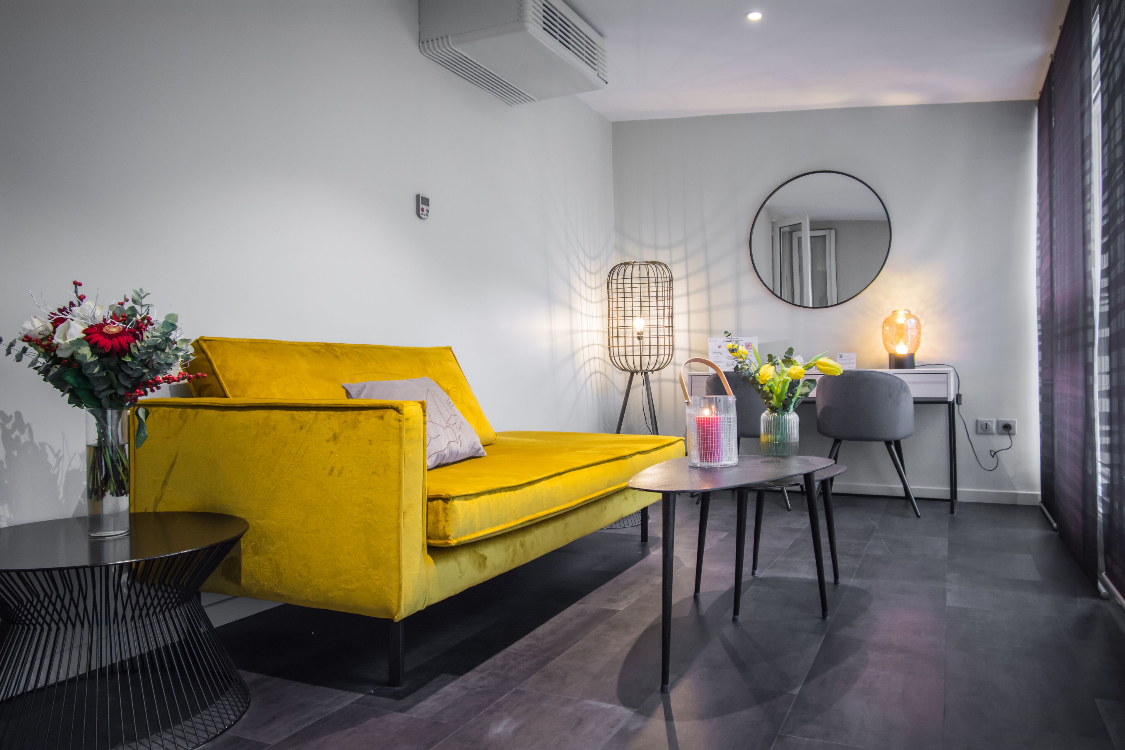 triple room | living room | 55-cm lcd tv with satellite channels, tv