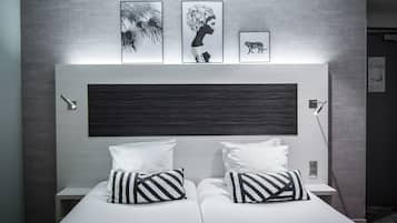 Twin Room | In-room safe, desk, blackout curtains, soundproofing