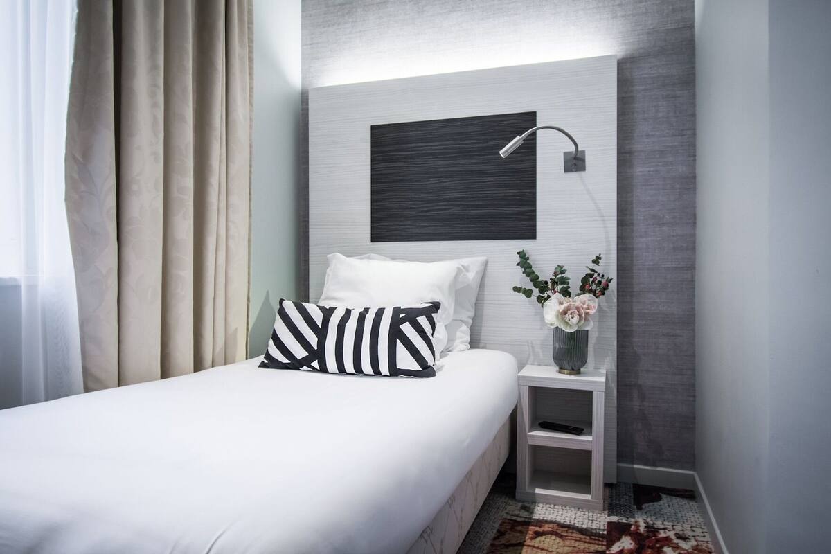 In-room safe, desk, blackout drapes, soundproofing