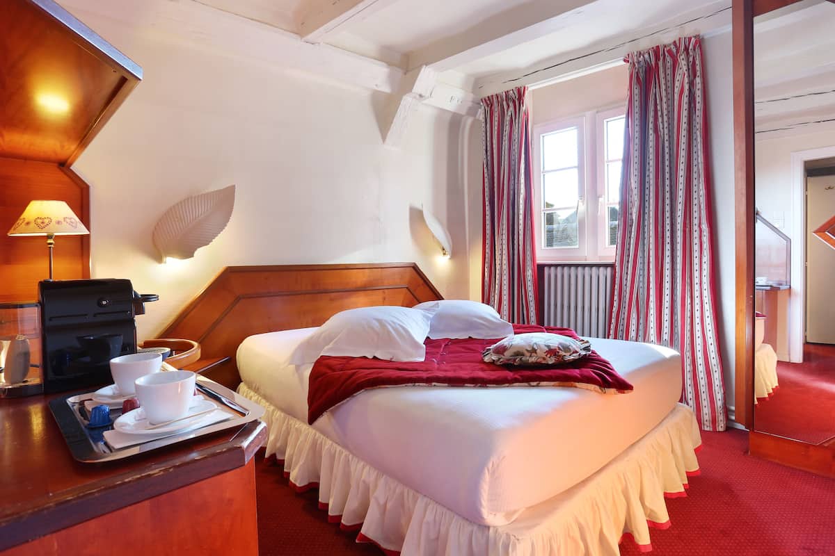 Charm Room with View for 1 or 2 people | Premium bedding, in-room safe, individually decorated, desk