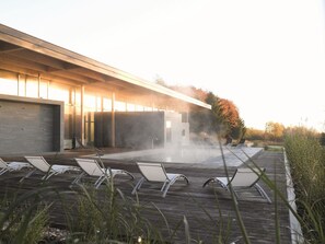 Indoor pool, outdoor pool - LOGIS Marne Source des Sens (Morsbronn-les-Bains)