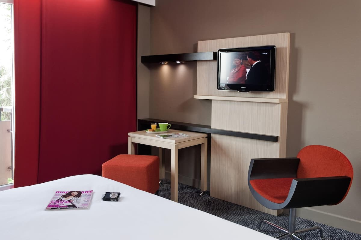 Standard Room, 1 Double Bed | Premium bedding, down duvets, desk, blackout curtains