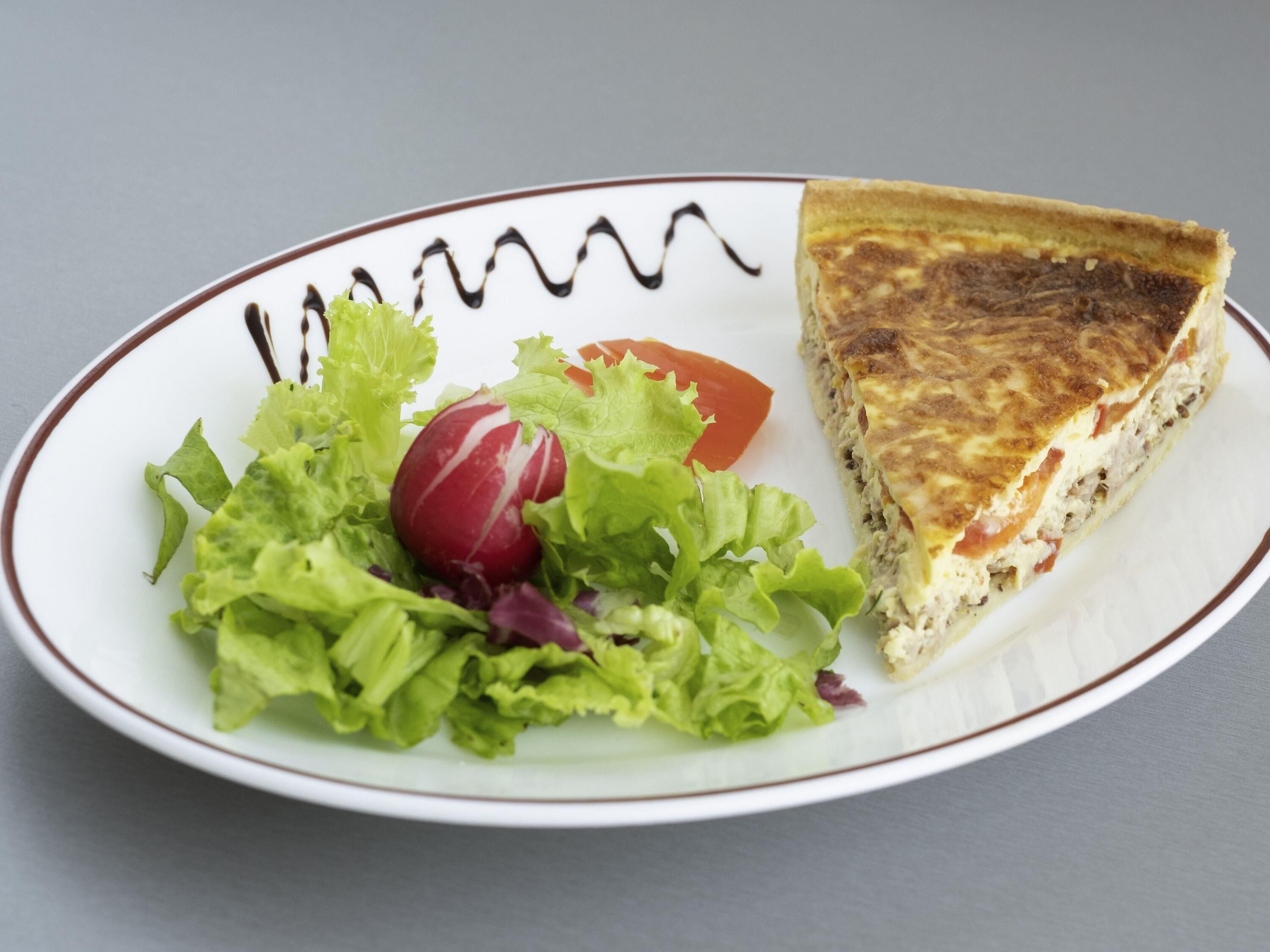 lunch and dinner served, french cuisine