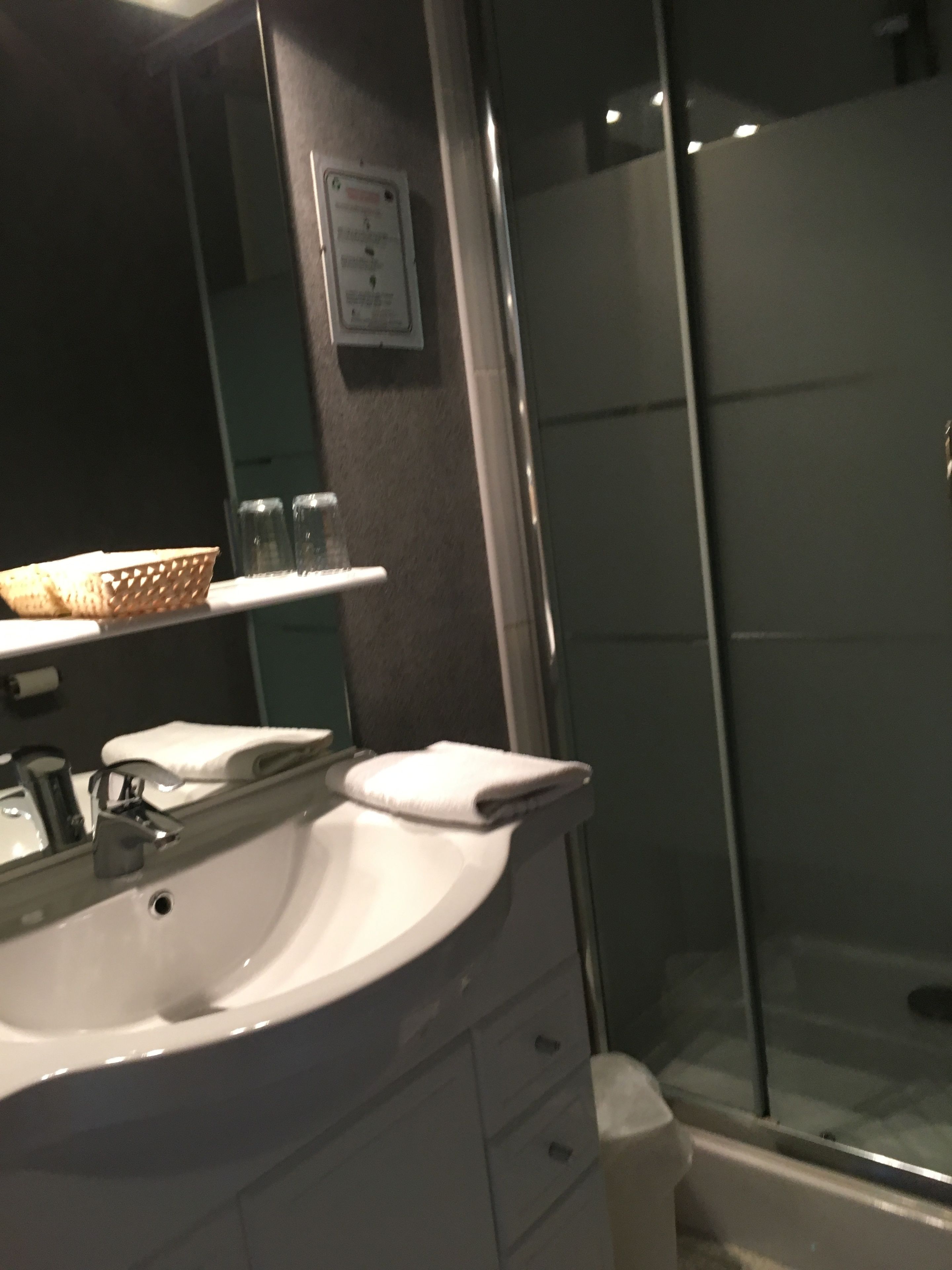 single room | frette italian sheets, desk, iron/ironing board, cots/infant beds