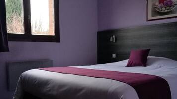 Frette Italian sheets, desk, iron/ironing board, cribs/infant beds