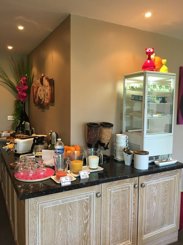 Päivittäinen buffetaamiainen (10 EUR per henkilö)