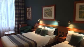 Camas Select Comfort, cofres nos quartos, escrivaninha