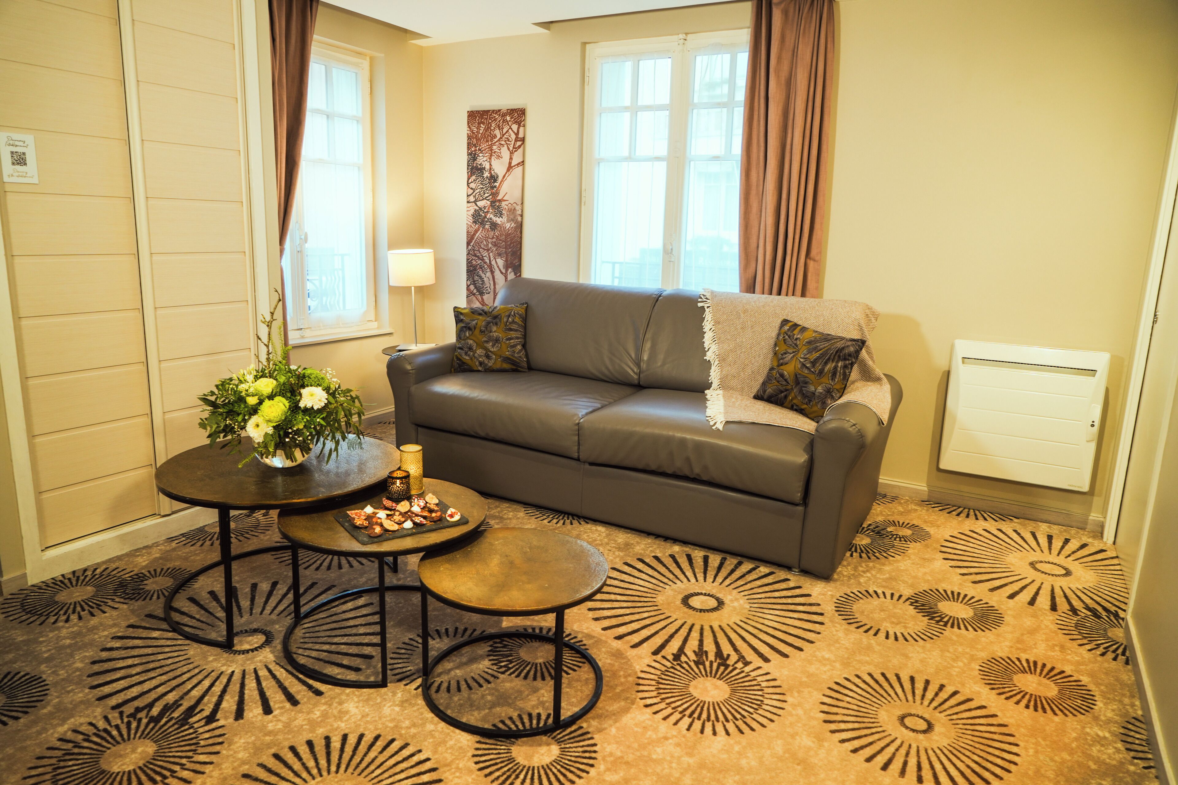 family room, 1 king bed with sofa bed | living area | 24-inch flat-screen tv with digital channels, tv