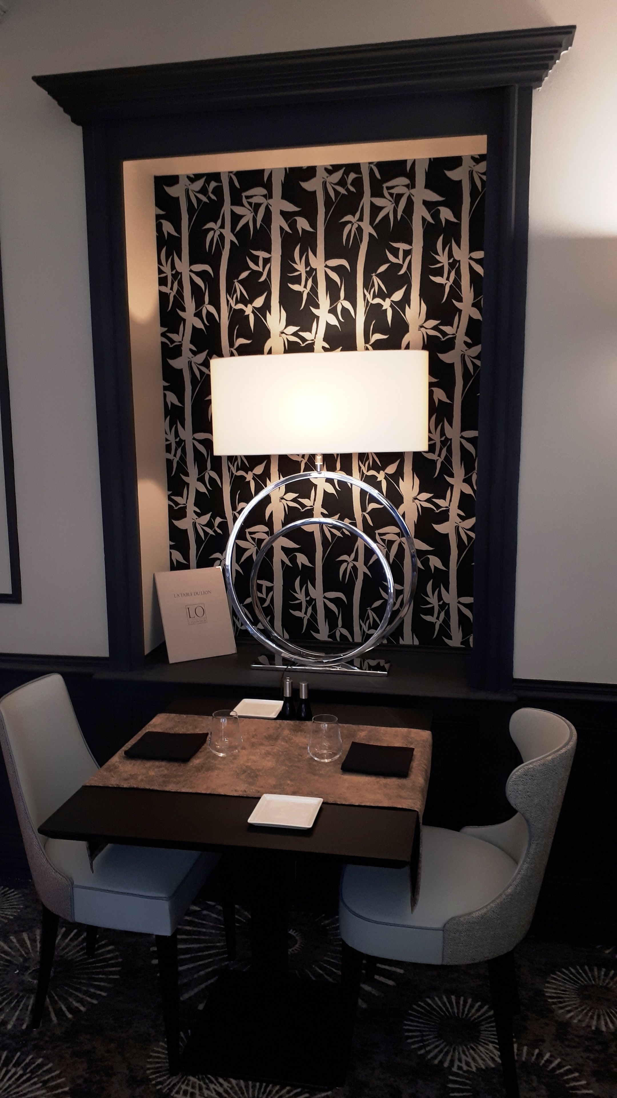 breakfast, lunch and dinner served