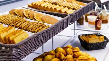 Daily buffet breakfast (EUR 19 per person)