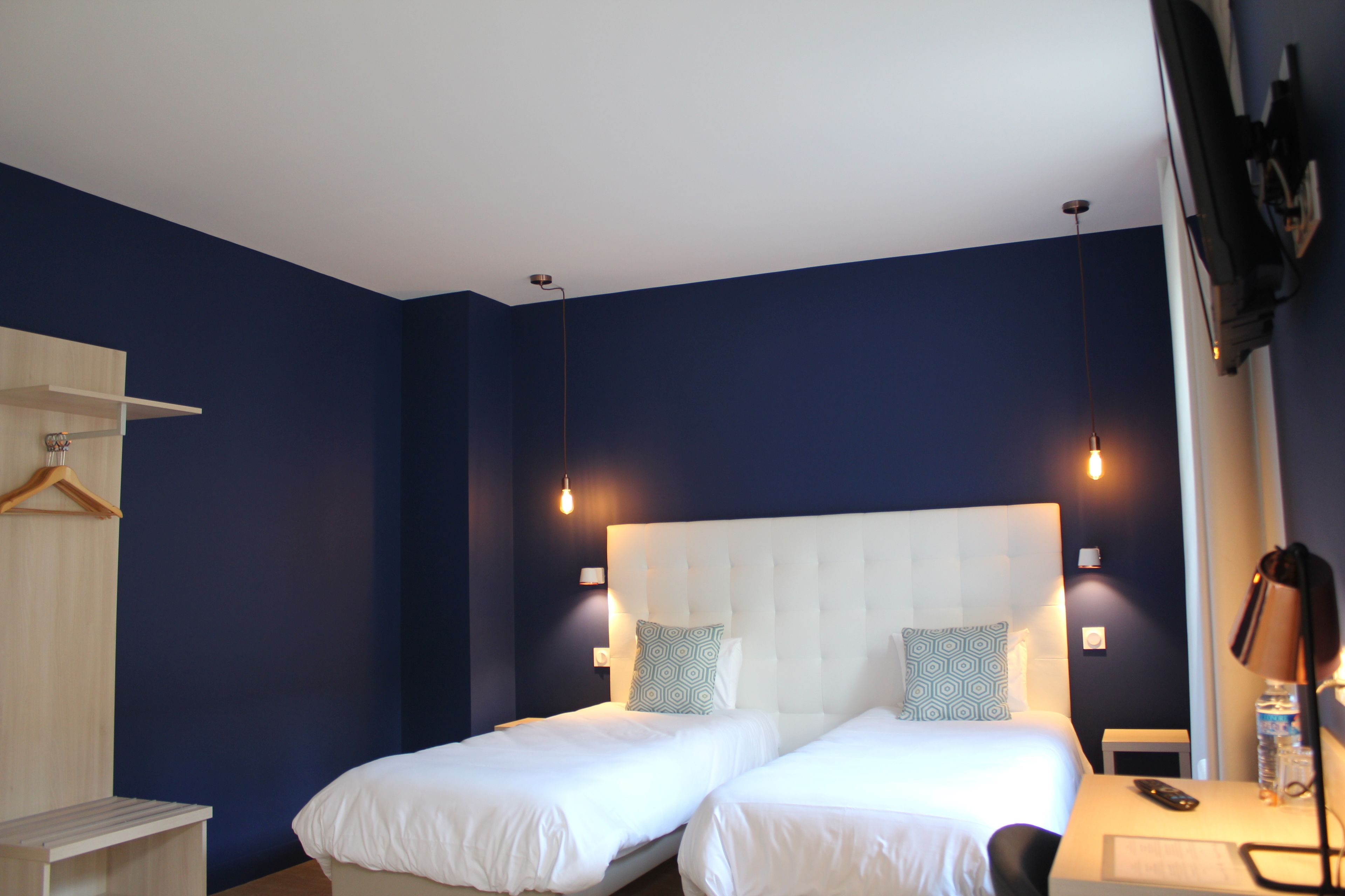 family room | 1 bedroom, premium bedding, pillow-top beds, in-room safe