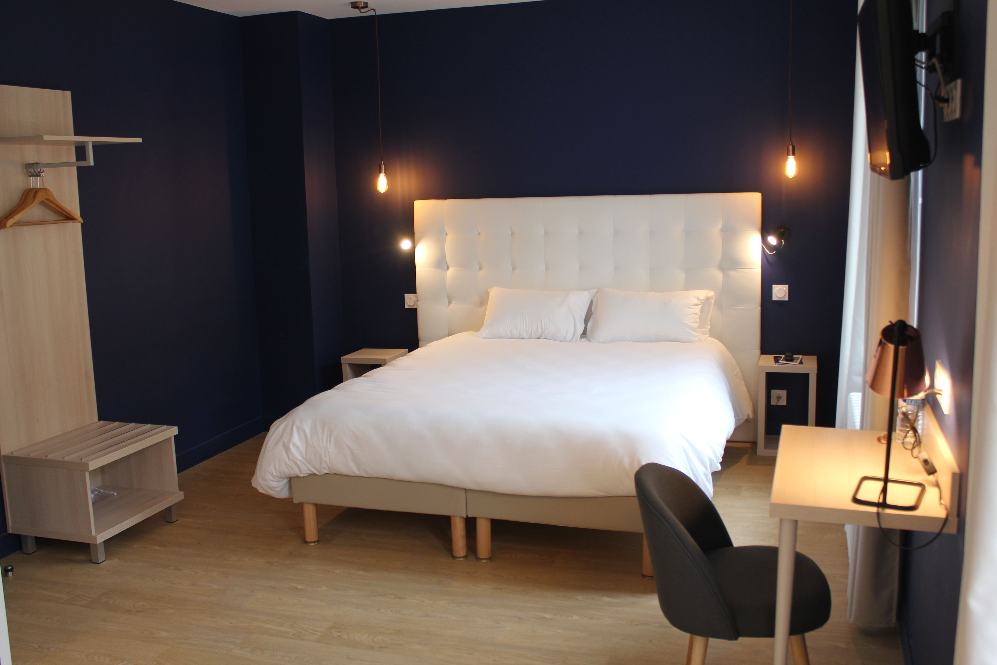 family room | 1 bedroom, premium bedding, pillow-top beds, in-room safe