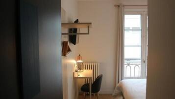 Double Room | 1 bedroom, premium bedding, pillowtop beds, in-room safe