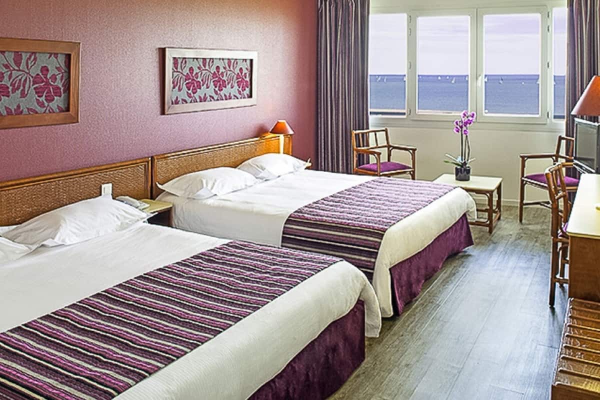 Premium bedding, desk, blackout curtains, soundproofing