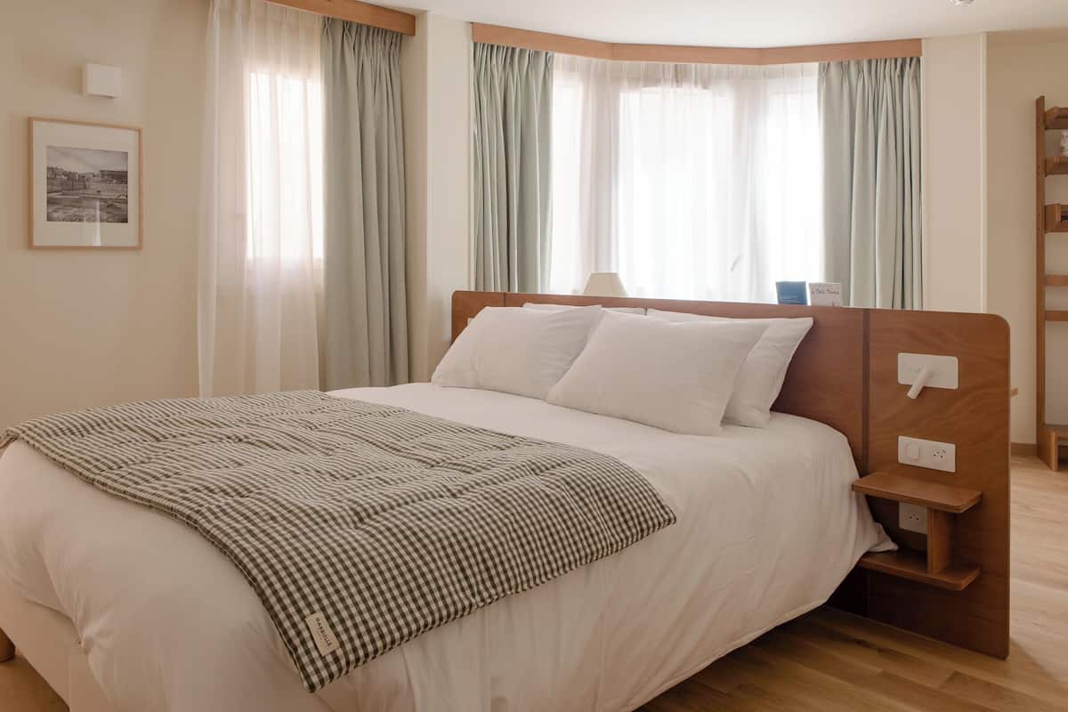 Sistema de insonorización, wifi gratis y ropa de cama