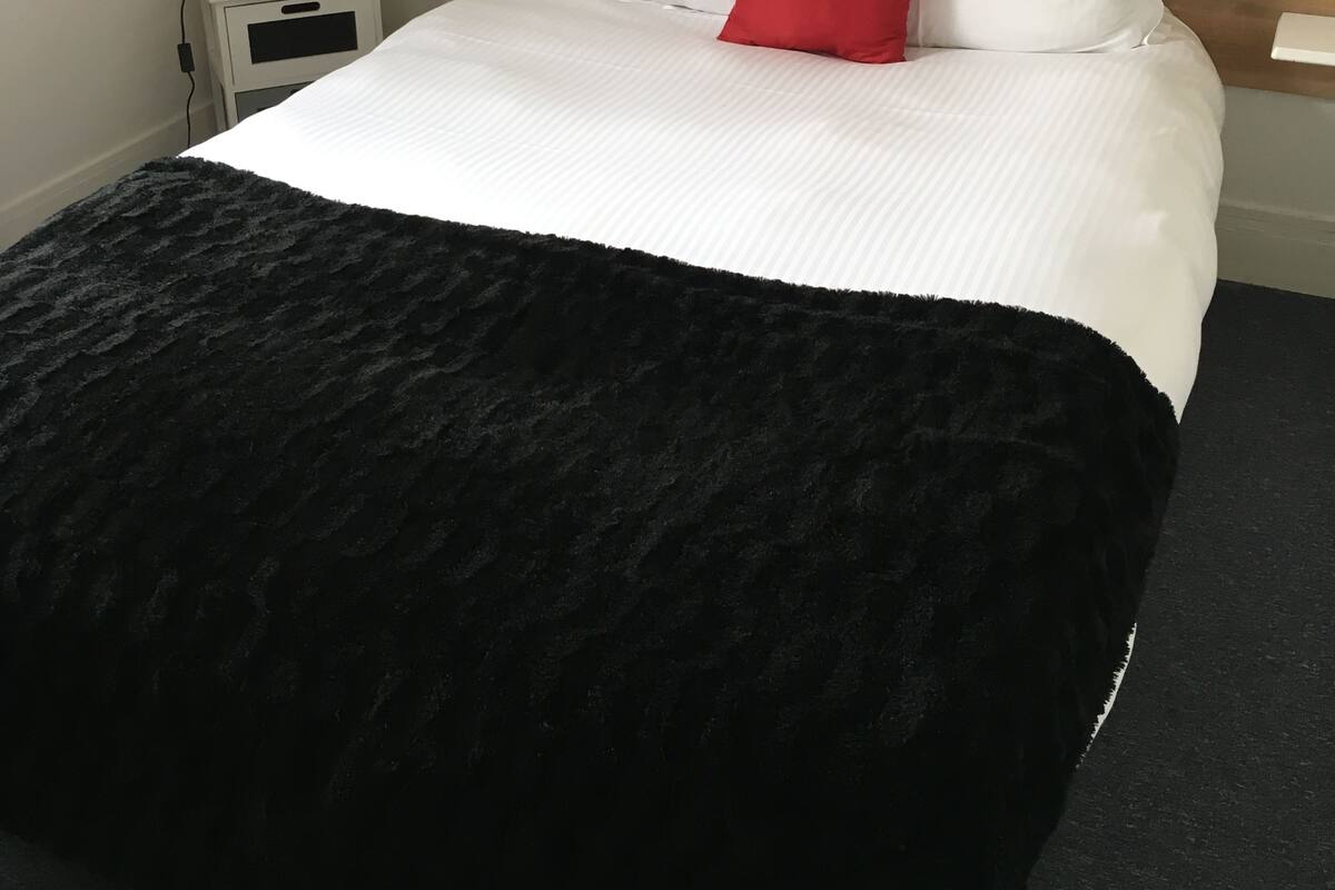 Economy Double Room (Shared Toilets ) | Dihias secara berasingan, katil bayi/kot (percuma), Wi-fi percuma