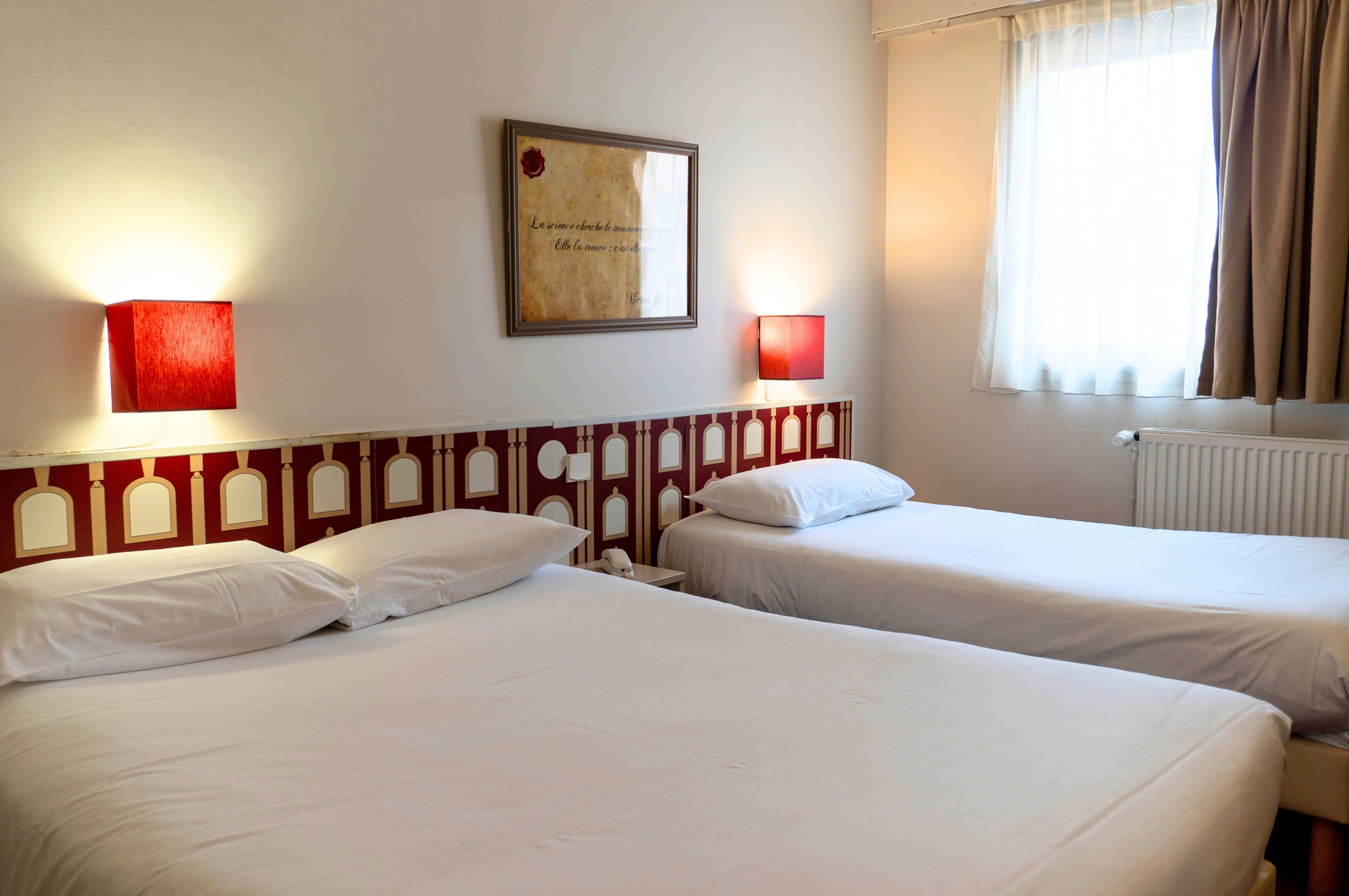 Triple Room | Desk, laptop workspace, soundproofing, iron/ironing board