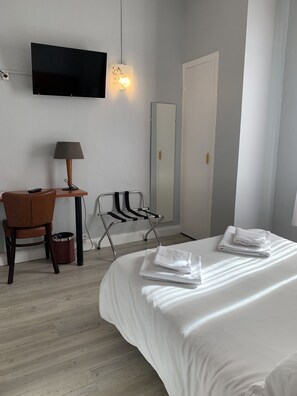 Desk, soundproofing, iron/ironing board, WiFi - Wilson Square (Toulouse)