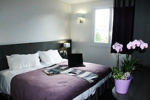 Double Room | Individually decorated, individually furnished, desk, blackout curtains