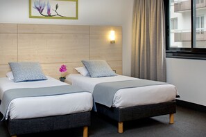 Premium bedding, in-room safe, blackout drapes, soundproofing - Hotel Padoue (Lourdes)