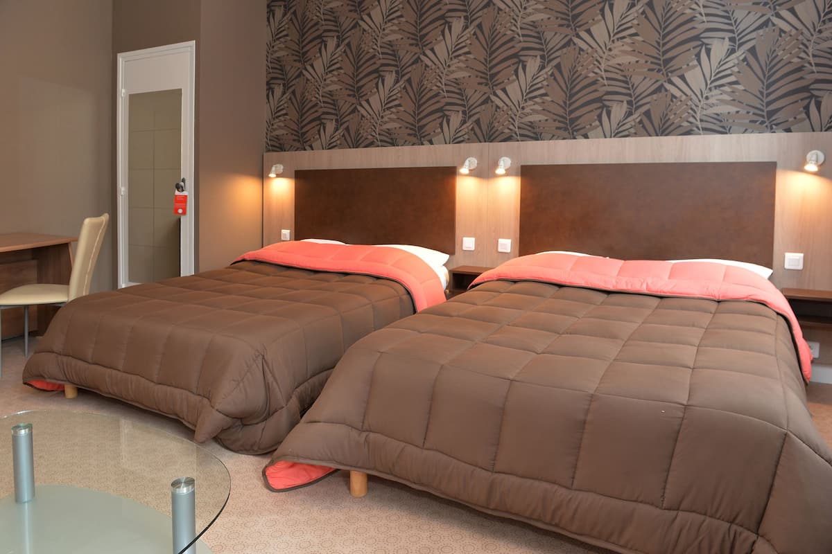 comfort quadruple room, 2 double beds | 1 bedroom, individually decorated, desk, blackout curtains