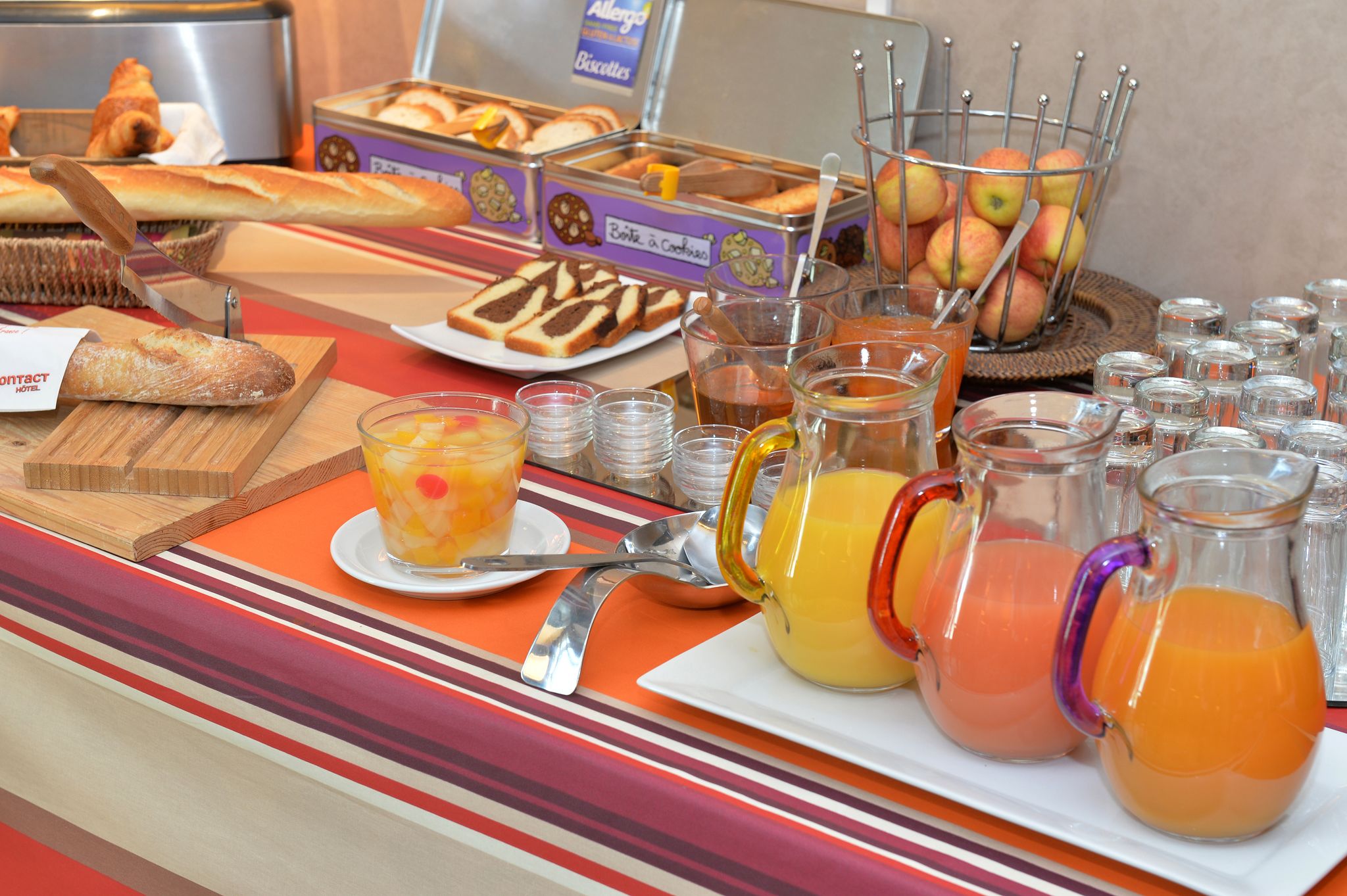 daily buffet breakfast (eur 9 per person)