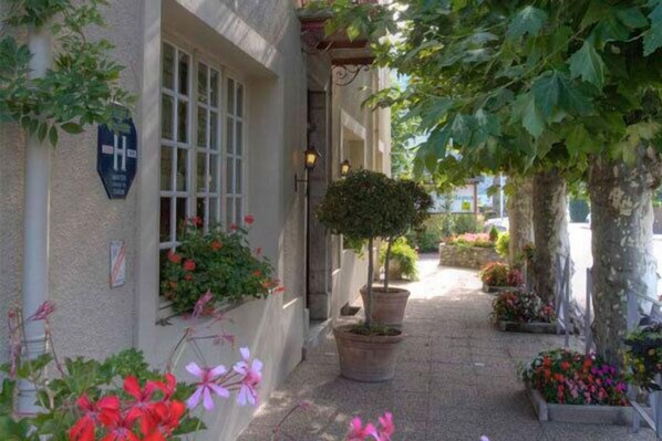 บริเวณภายนอก