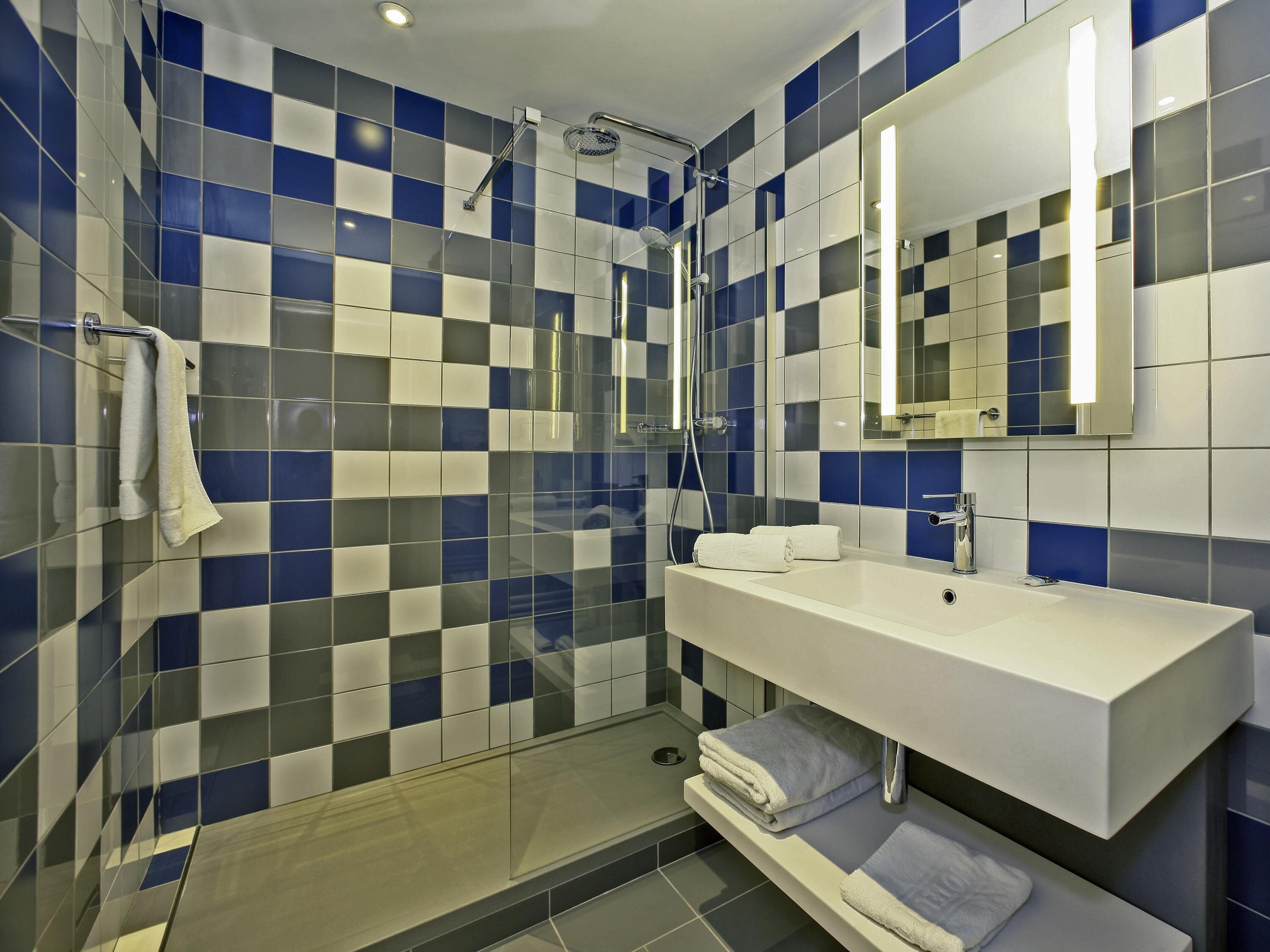 Minibar, desk, soundproofing, free cots/infant beds