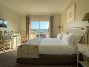 Superior Double Room, Balcony | Premium bedding, minibar, in-room safe, desk - Hotel Marc Hely (La Colle-sur-Loup)