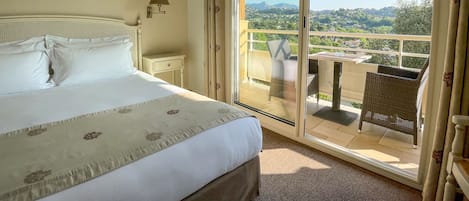 Superior Double Room, Balcony | Premium bedding, minibar, in-room safe, desk