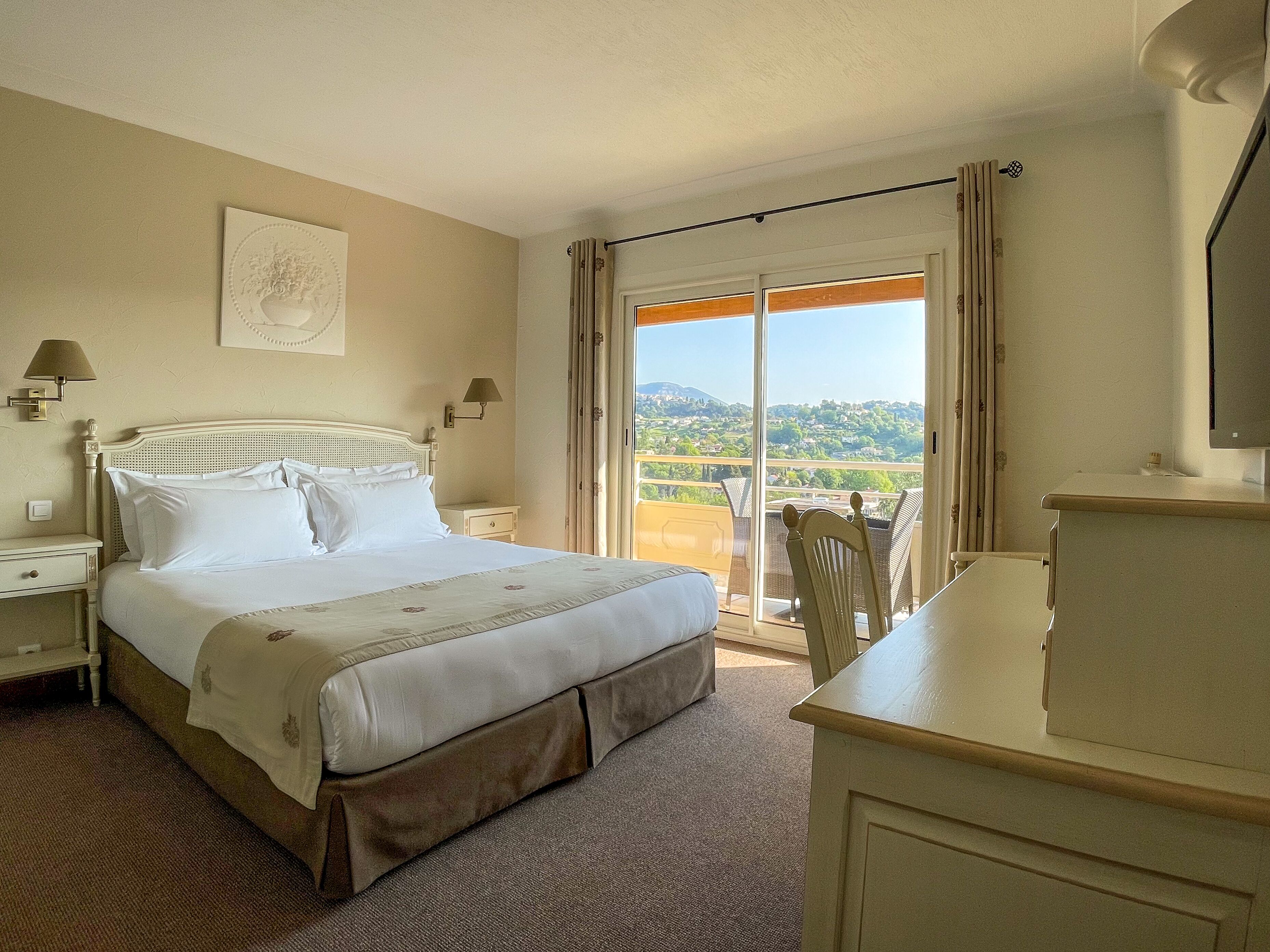 superior double room, balcony | premium bedding, minibar, in-room safe, desk