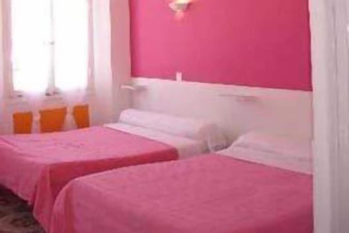 Premium bedding, individually decorated, individually furnished, desk