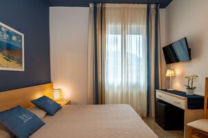 Caja de seguridad en la habitación, escritorio y cunas gratuitas 