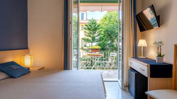 Standard-Doppel- oder -Zweibettzimmer, 1 Schlafzimmer, Balkon | Zimmersafe, Schreibtisch, kostenlose Babybetten, kostenloses WLAN