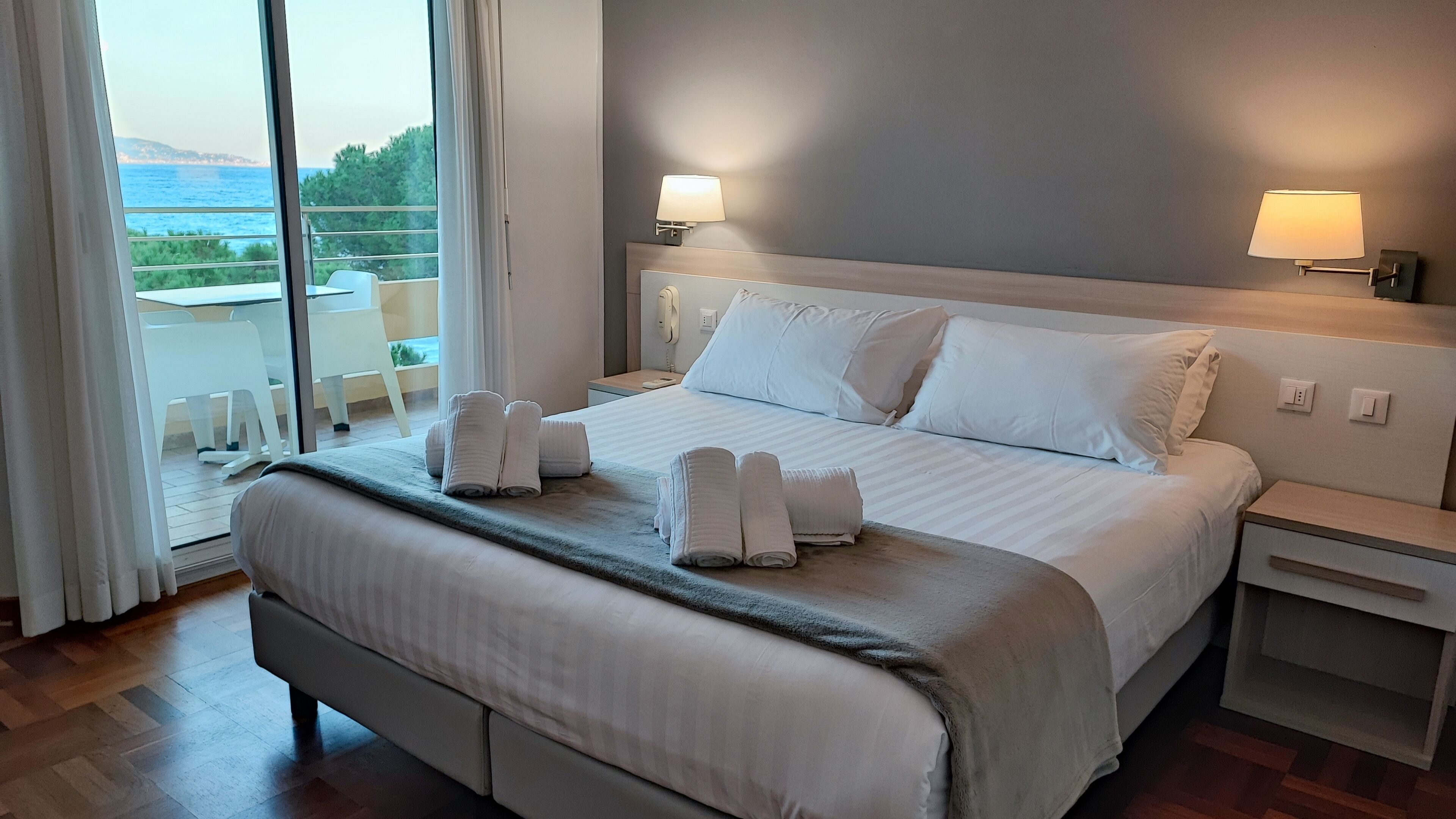 chambre supérieure | minibar, in-room safe, soundproofing, iron/ironing board