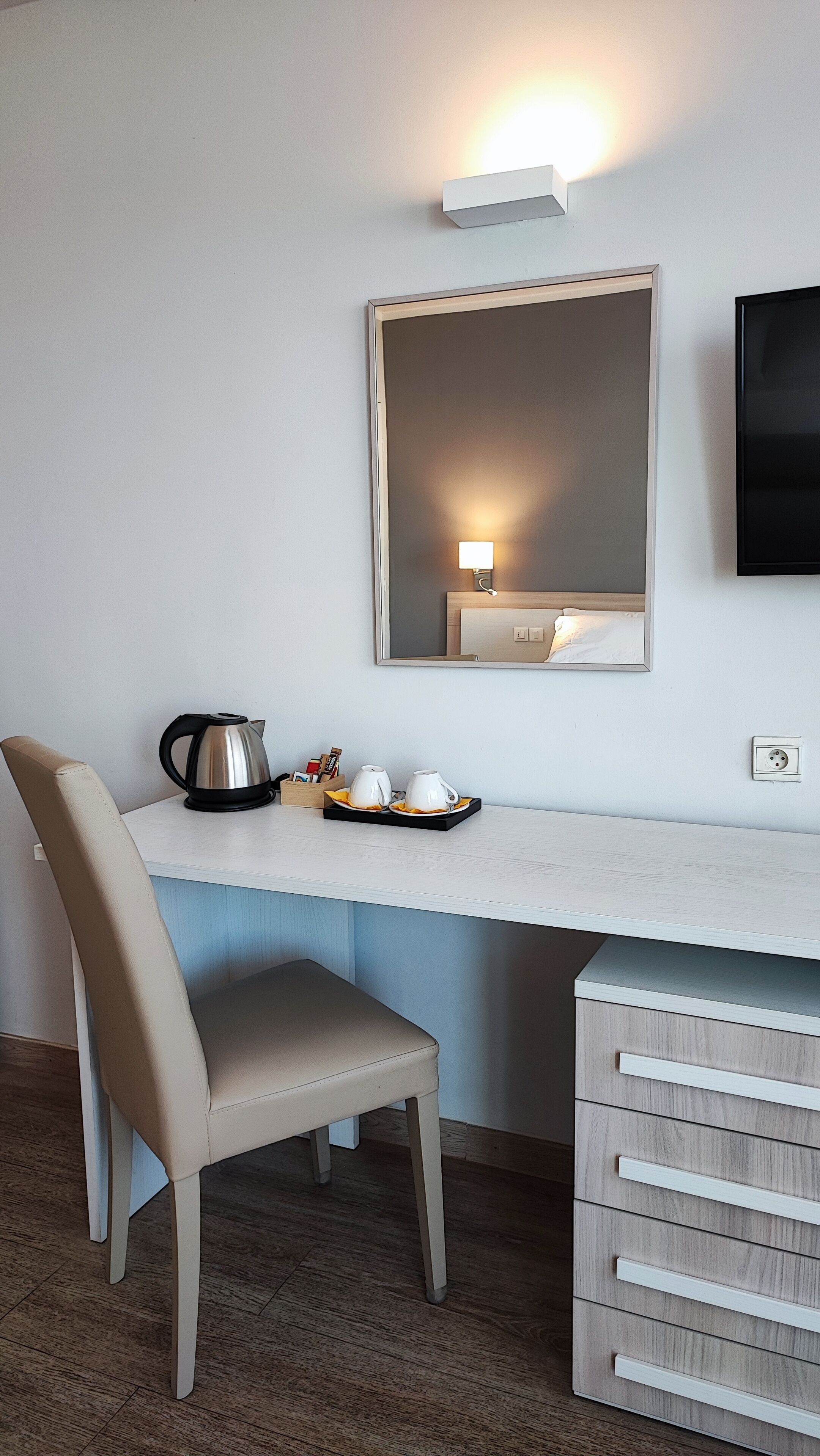 chambre supérieure | minibar, in-room safe, soundproofing, iron/ironing board