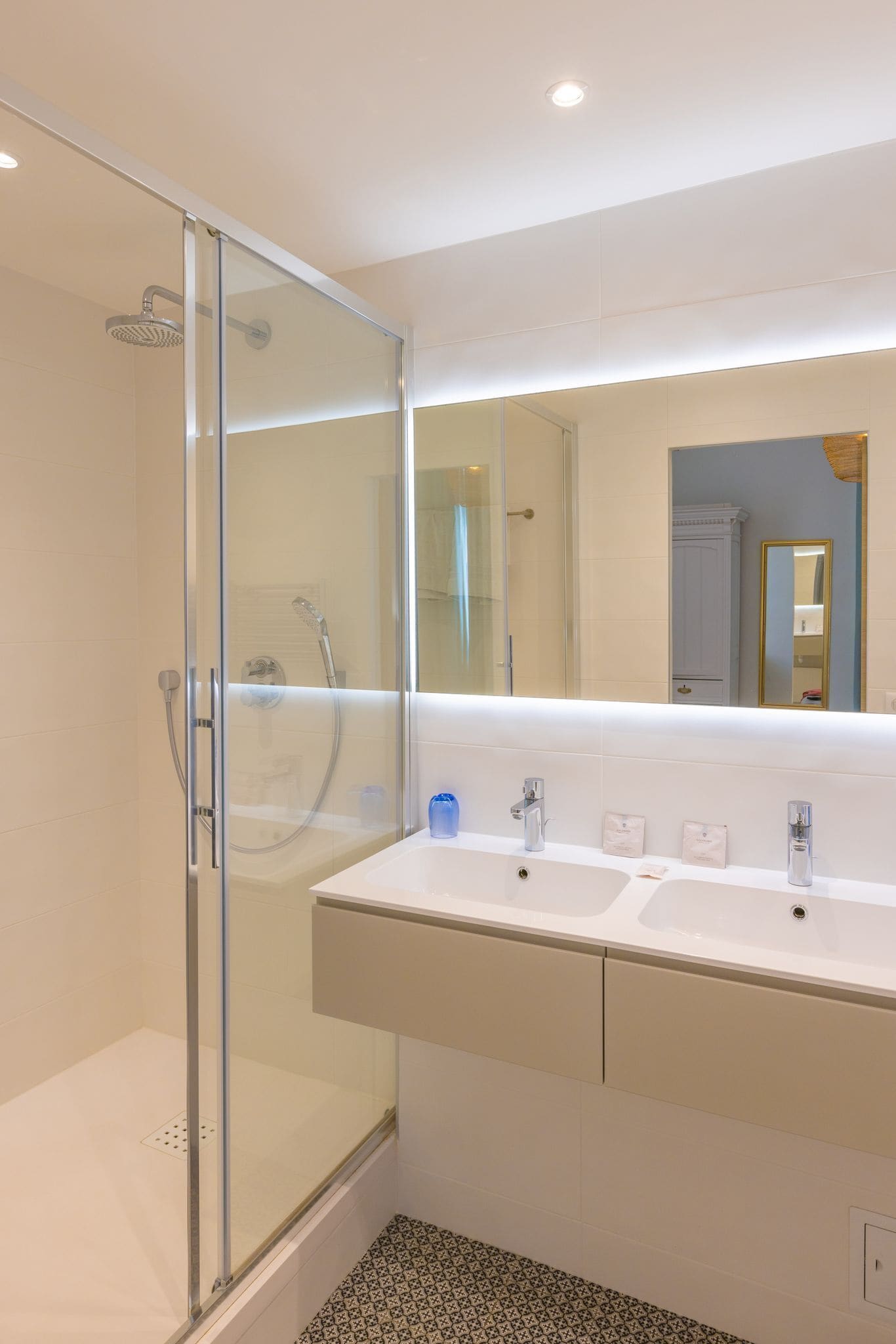 prestige room | bathroom | shower, free toiletries, hair dryer, towels