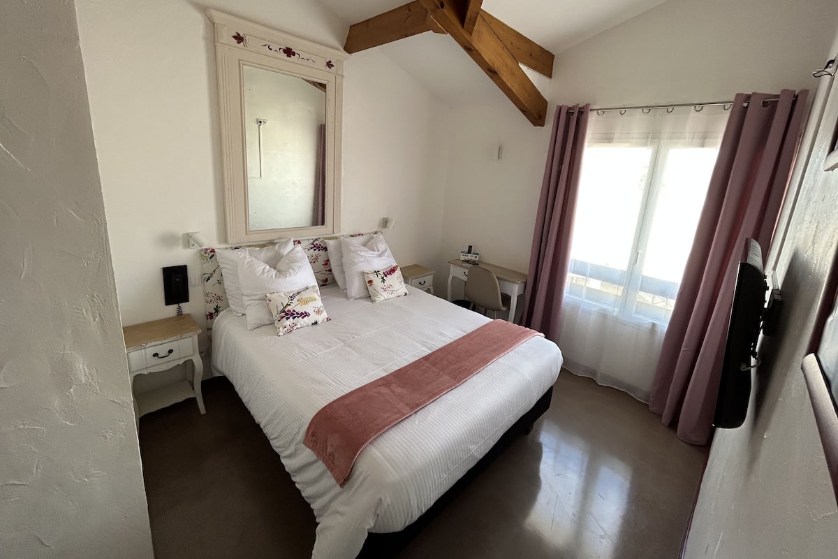 Camera Standard, 1 letto matrimoniale | Biancheria da letto di alta qualità, con stile personalizzato
