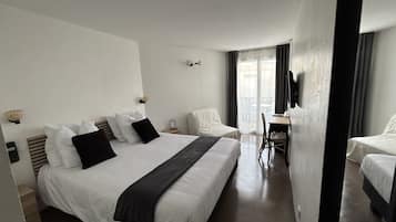 Comfort Room, 1 Double Bed | Premium bedding, individually decorated, individually furnished, desk