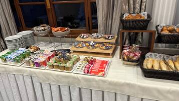 Daily buffet breakfast (EUR 19.5 per person)
