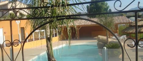 Seasonal outdoor pool, sun loungers