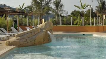 Seasonal outdoor pool, sun loungers