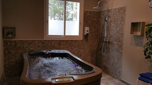 2 behandelingsruimtes, massagebehandelingen