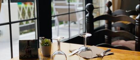 Breakfast and dinner served, local cuisine